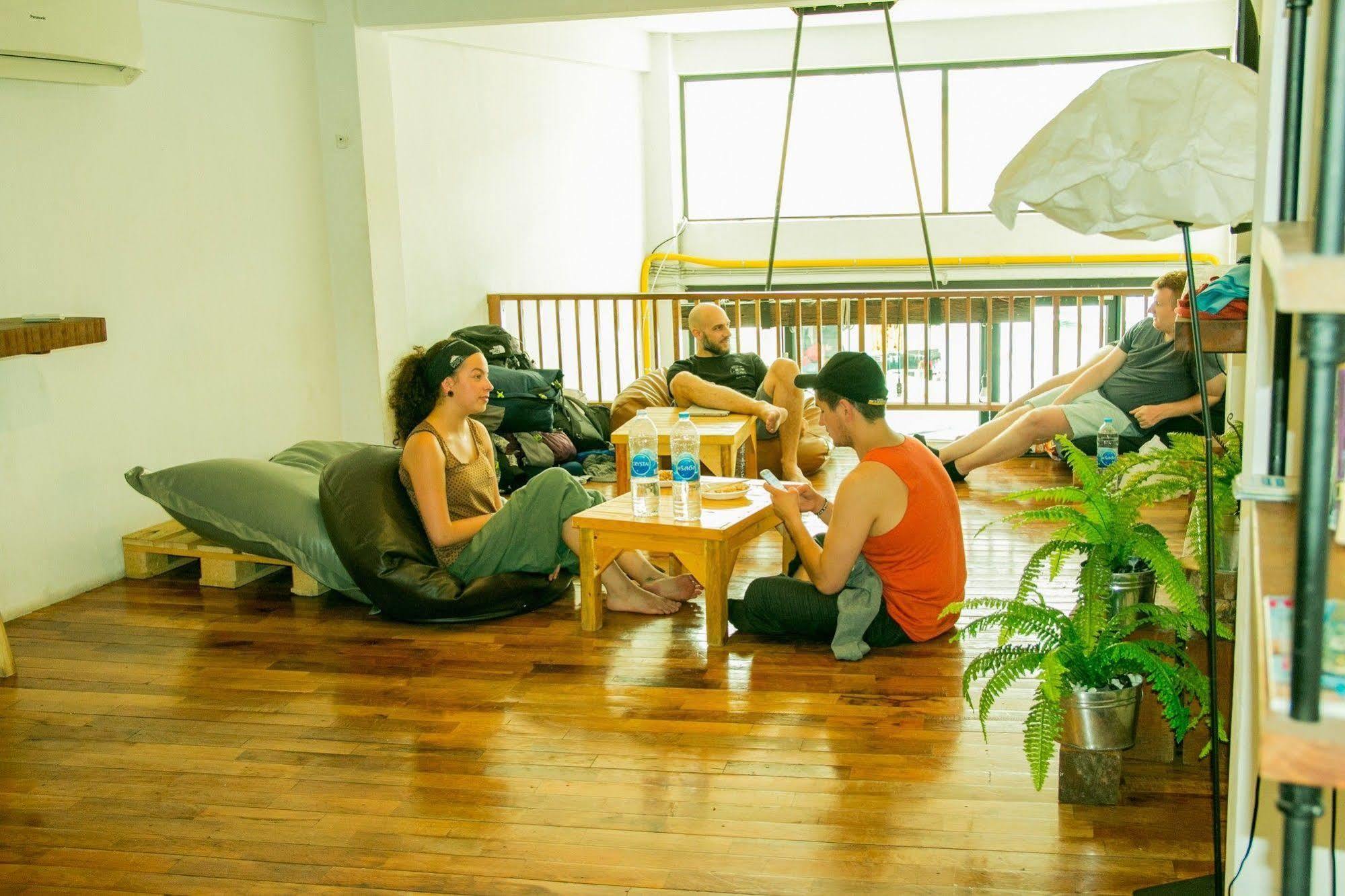 The Street Hostel Bangkok Eksteriør billede